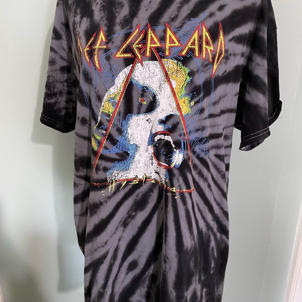 DEF LEPPARD CONCERT T-SHIRT GRAY & BLACK TYE DYE EFFECT SIZE LARGE